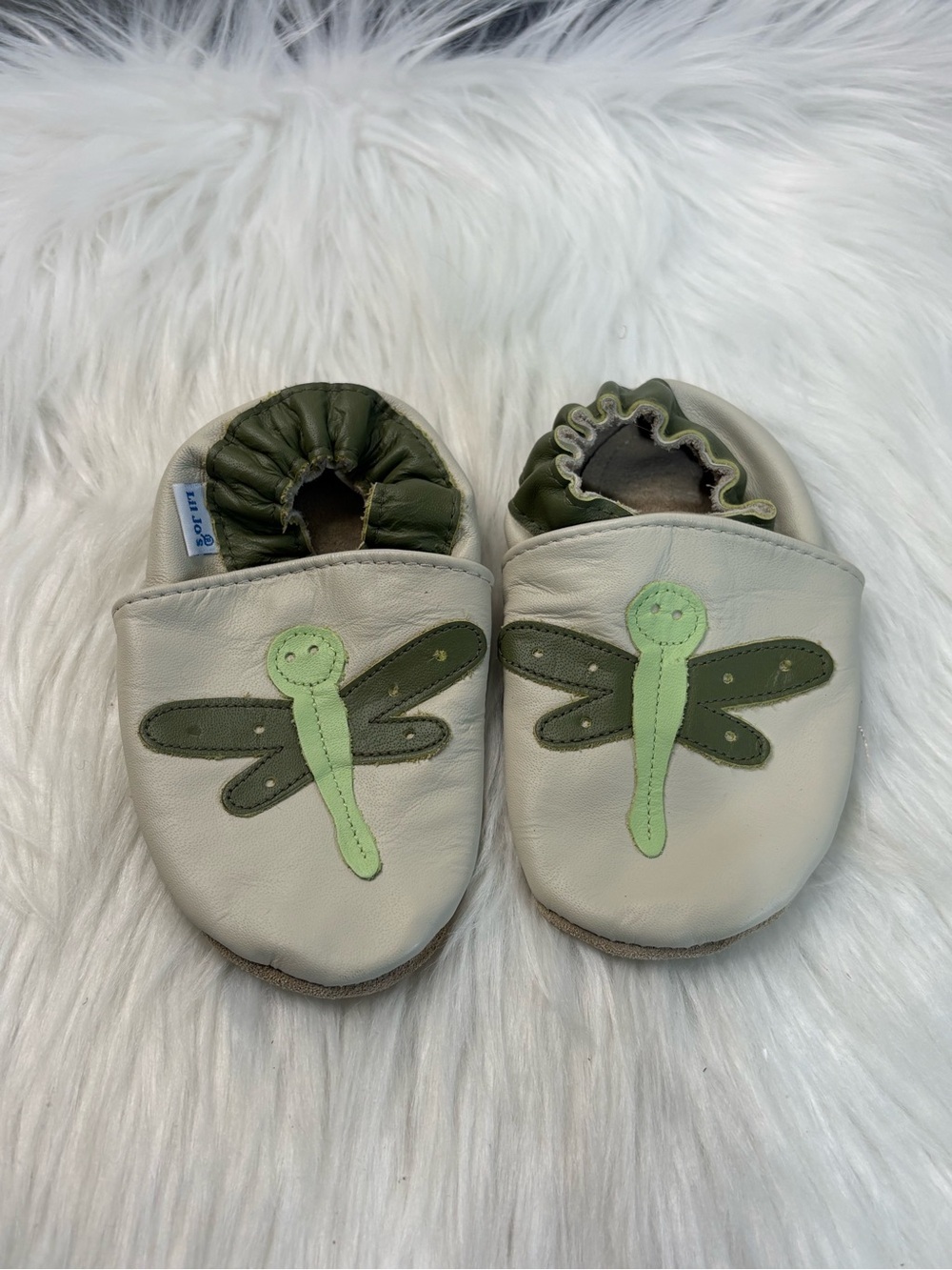 (92)Soft Cream Baby Walker Shoes with Green Dragonfly Design